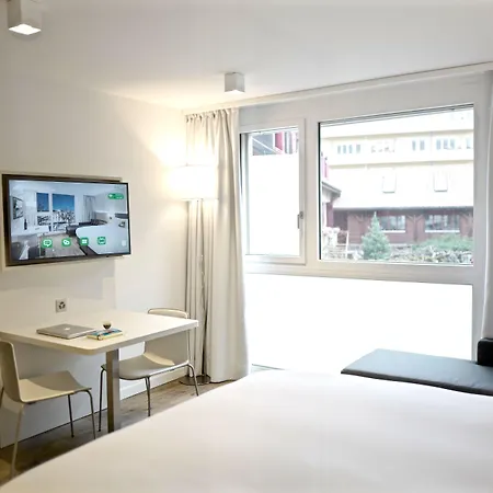 Base Hotel