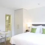 Hotel Base