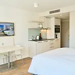 Hotel Base
