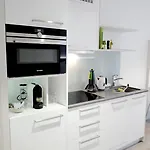 Base ホテル